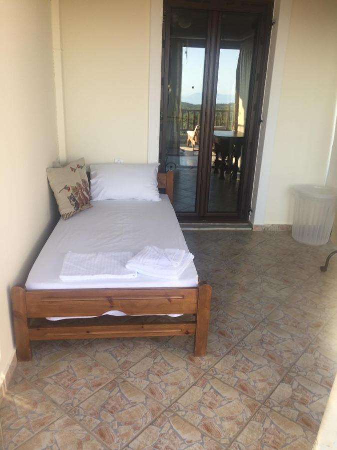 Vervekis Apartments Фискардо Екстериор снимка