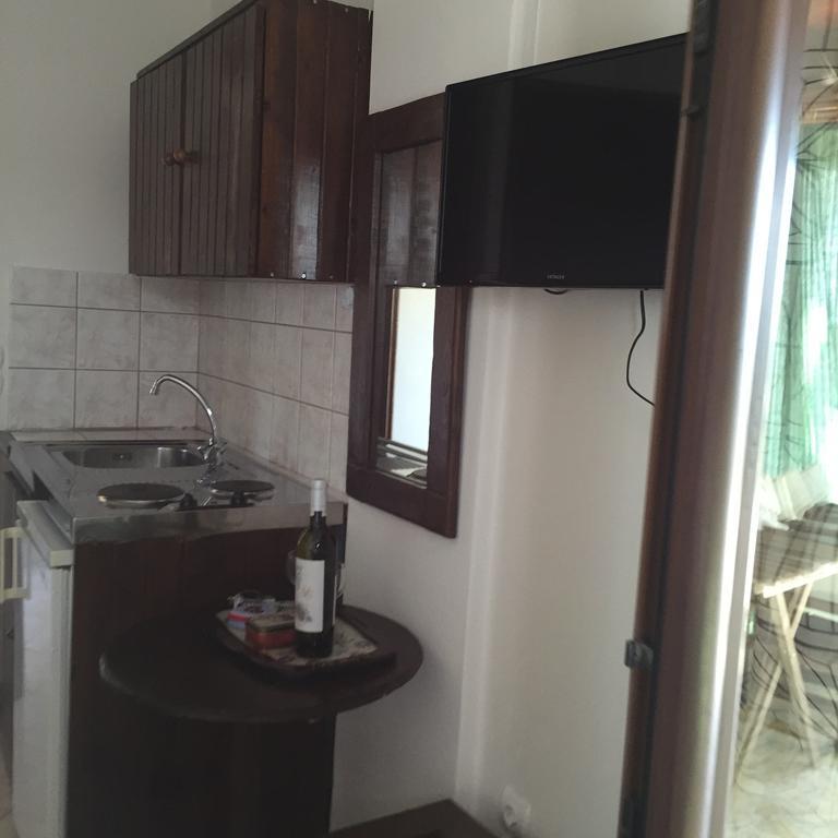 Vervekis Apartments Фискардо Екстериор снимка