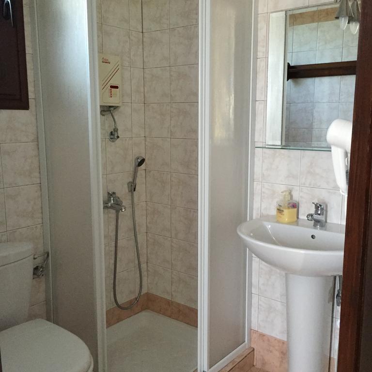 Vervekis Apartments Фискардо Екстериор снимка