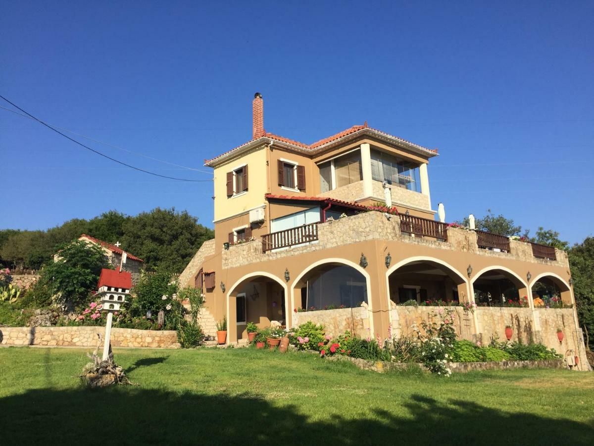Vervekis Apartments Фискардо Екстериор снимка