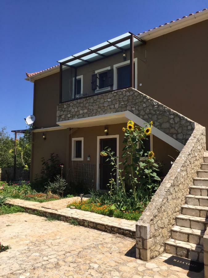 Vervekis Apartments Фискардо Екстериор снимка