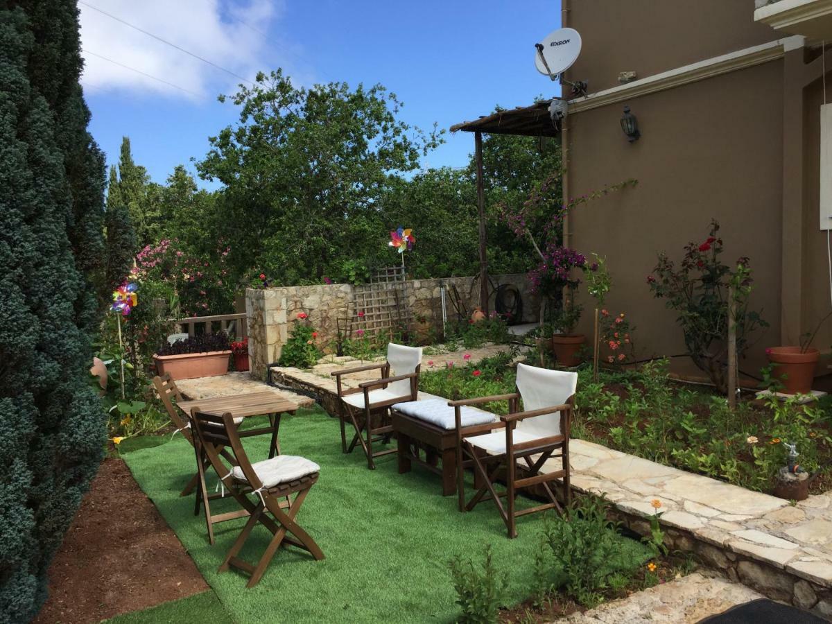 Vervekis Apartments Фискардо Екстериор снимка